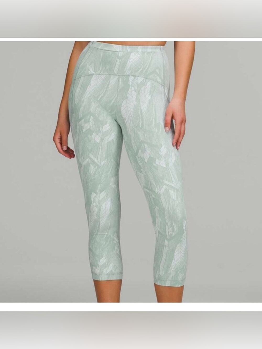 Lululemon Swift Speed High-Rise 21” Crop Pants Reverberate Chevron Jacquard Sz 8